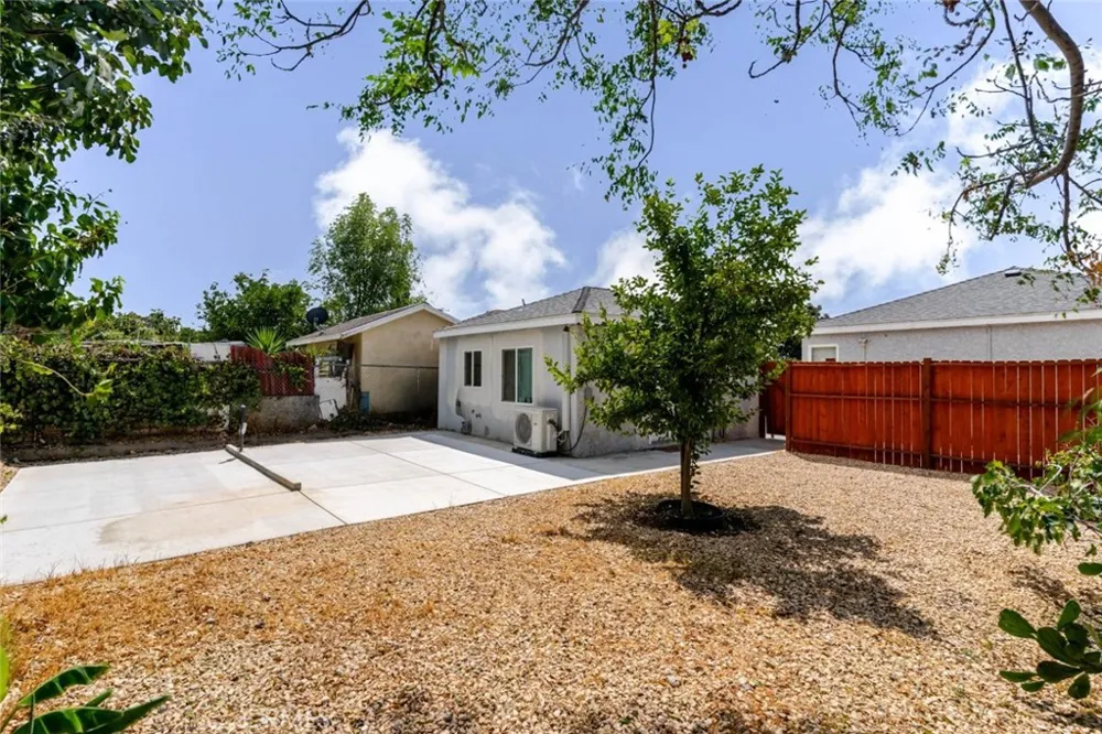 1967 8th Street San Fernando, CA 91340