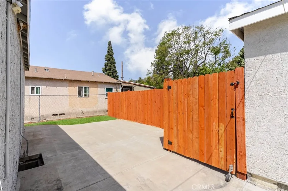 1967 8th Street San Fernando, CA 91340