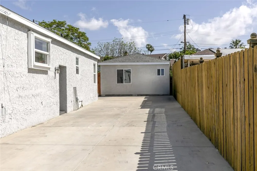 1967 8th Street San Fernando, CA 91340