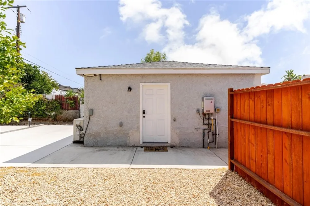 1967 8th Street San Fernando, CA 91340