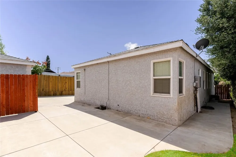 1967 8th Street San Fernando, CA 91340
