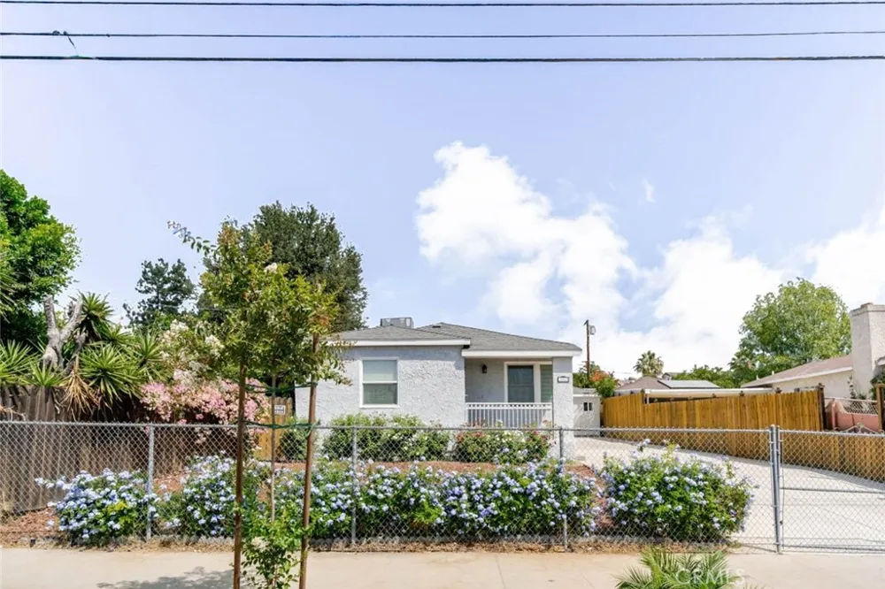 1967 8th Street San Fernando, CA 91340