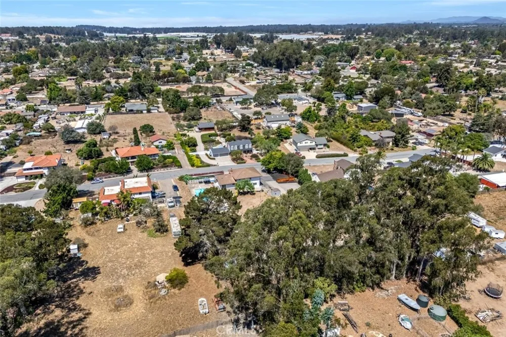 1497 La Quinta Drive Nipomo, CA 93444