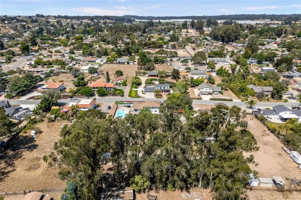 1497 La Quinta Drive Nipomo, CA 93444