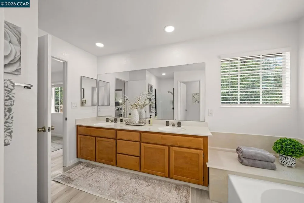 1111 Crest Ridge Ln Concord, CA 94521