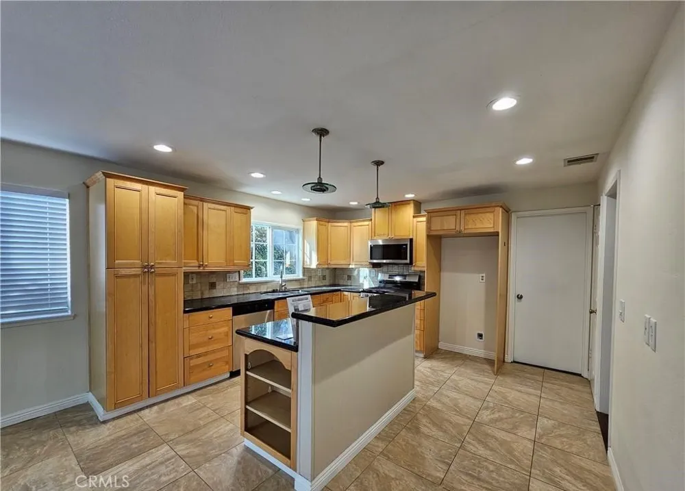 818 Stephens Avenue Fullerton, CA 92833