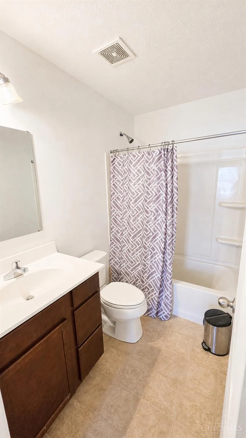 53 Charmalee Drive Batavia, OH 45102