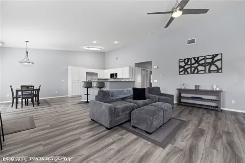517 W Mesquite Boulevard #324