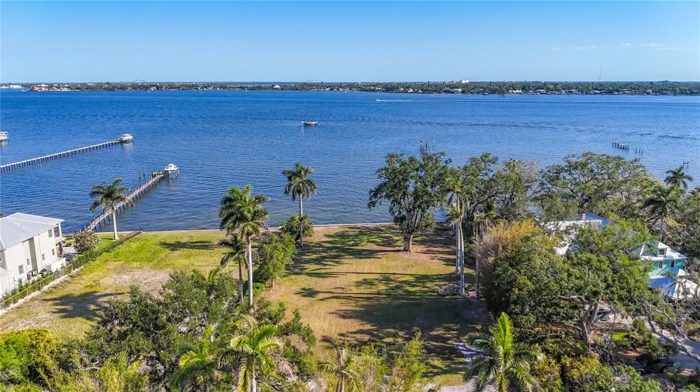 408 31ST STREET NW Bradenton, FL 34205