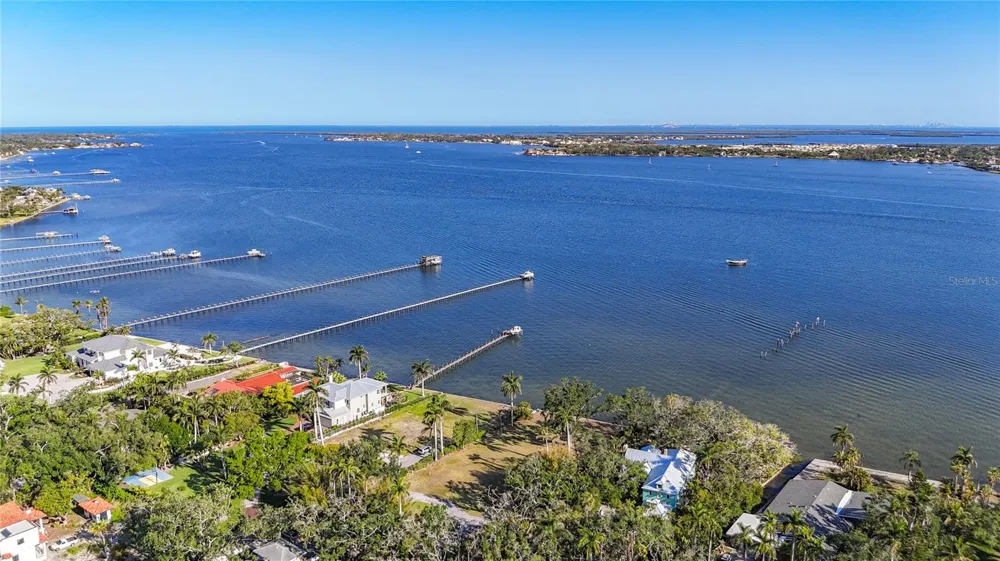 408 31ST STREET NW Bradenton, FL 34205