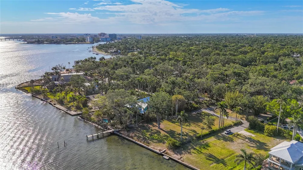 408 31ST STREET NW Bradenton, FL 34205