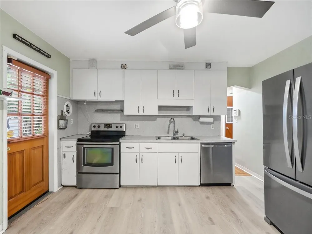 4641 25TH AVENUE St Petersburg, FL 33713