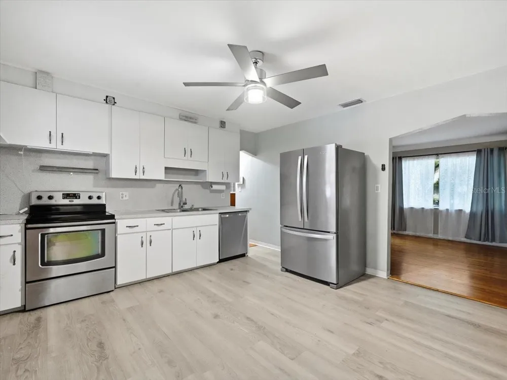 4641 25TH AVENUE St Petersburg, FL 33713