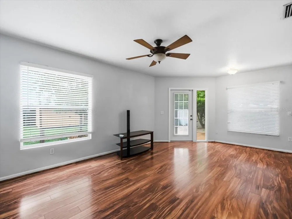 4641 25TH AVENUE St Petersburg, FL 33713