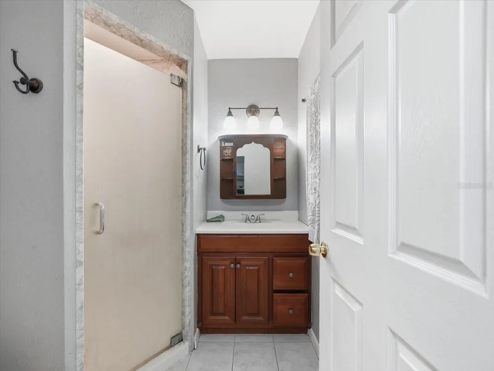 4641 25TH AVENUE St Petersburg, FL 33713