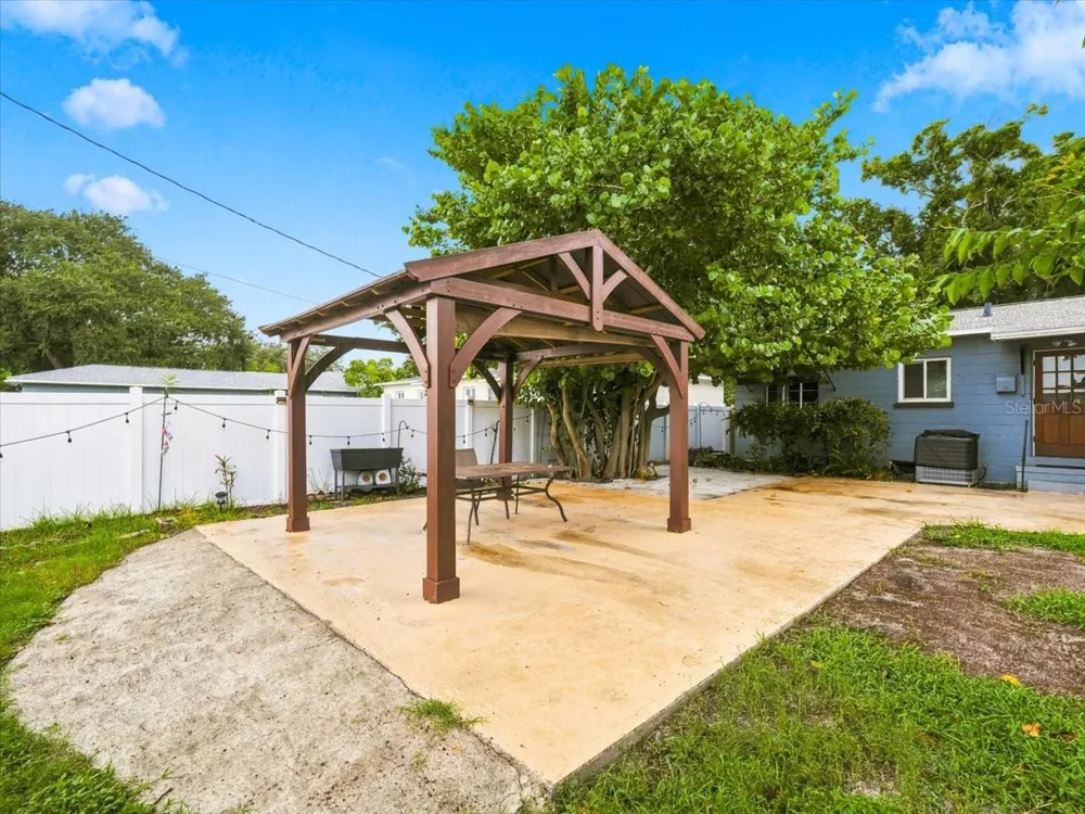 4641 25TH AVENUE St Petersburg, FL 33713
