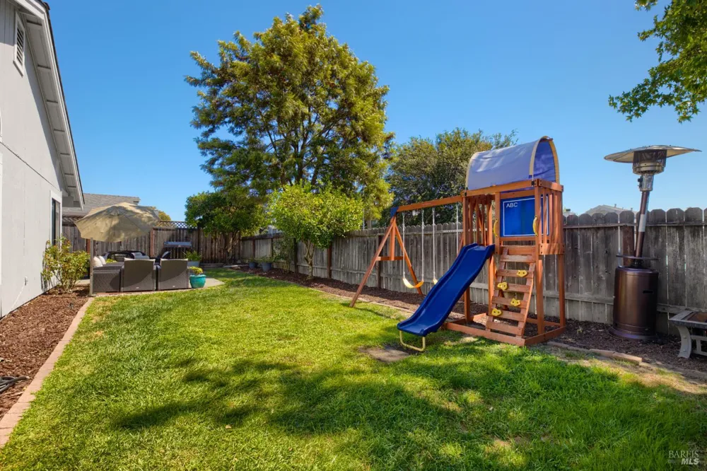 755 Oakvale Way Vacaville, CA 95687