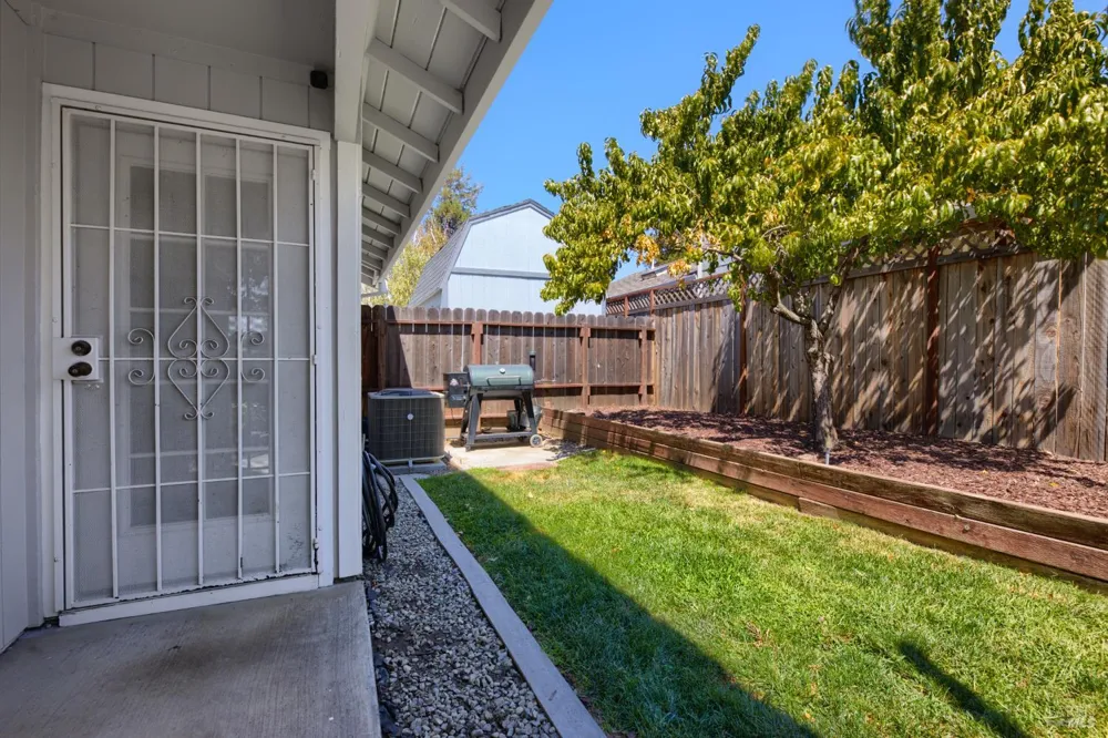 755 Oakvale Way Vacaville, CA 95687