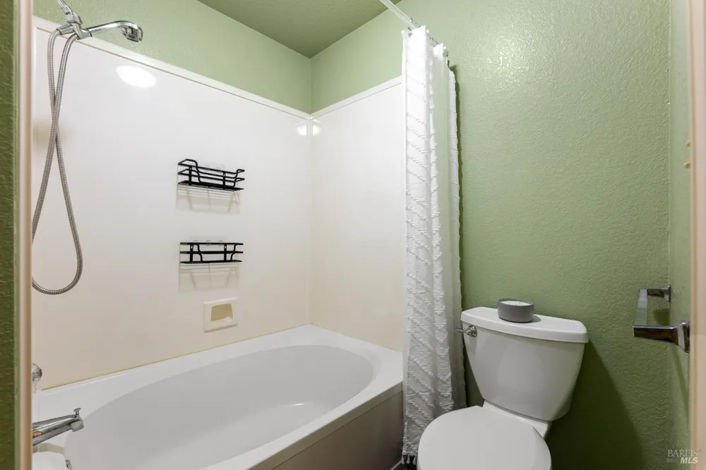 755 Oakvale Way Vacaville, CA 95687