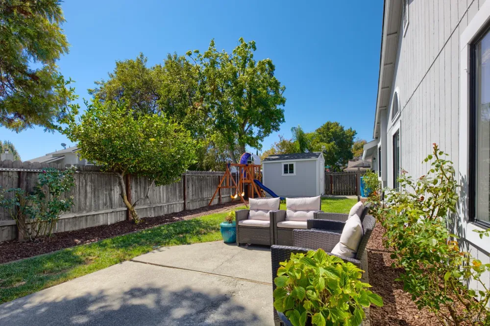 755 Oakvale Way Vacaville, CA 95687