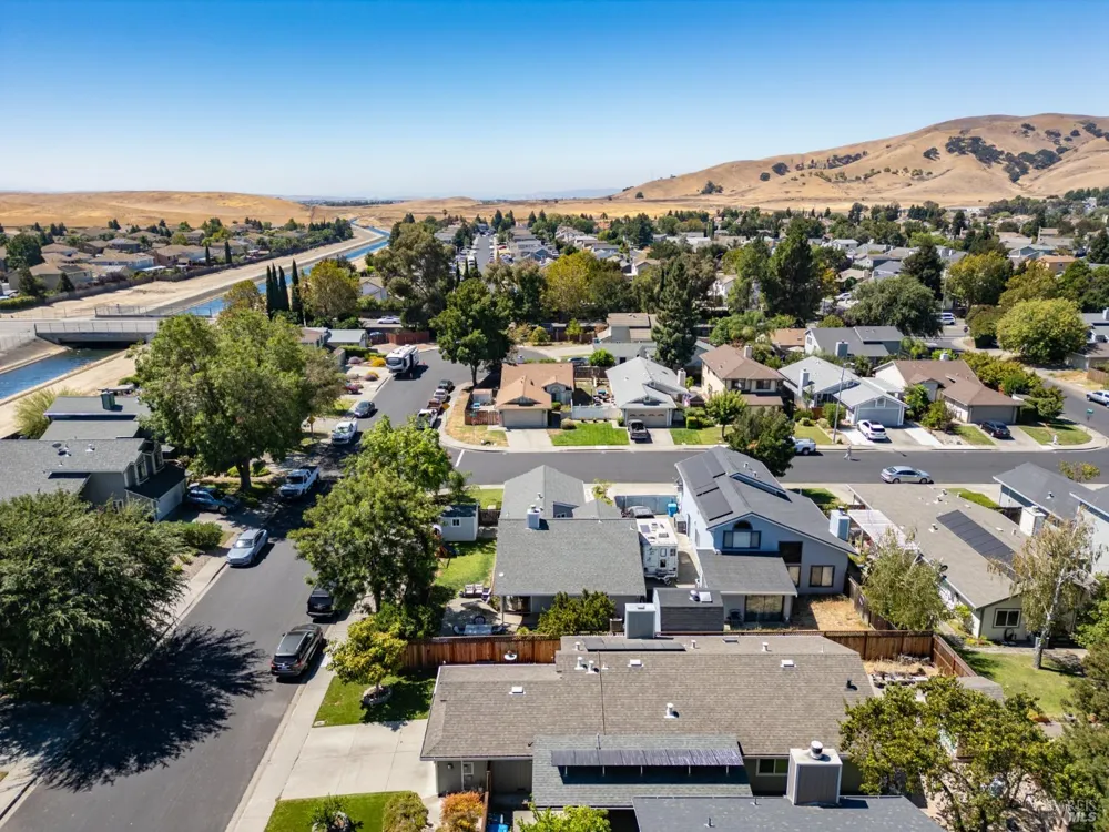 755 Oakvale Way Vacaville, CA 95687