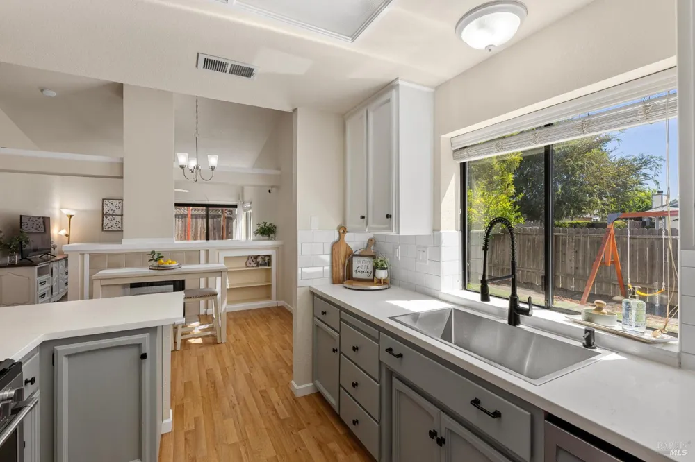755 Oakvale Way Vacaville, CA 95687