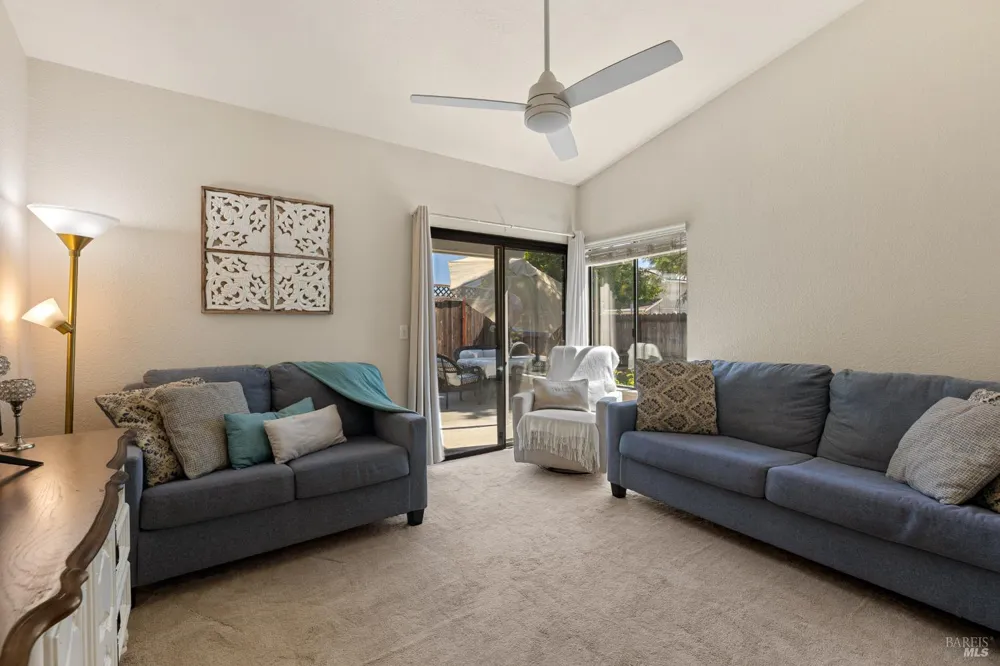 755 Oakvale Way Vacaville, CA 95687