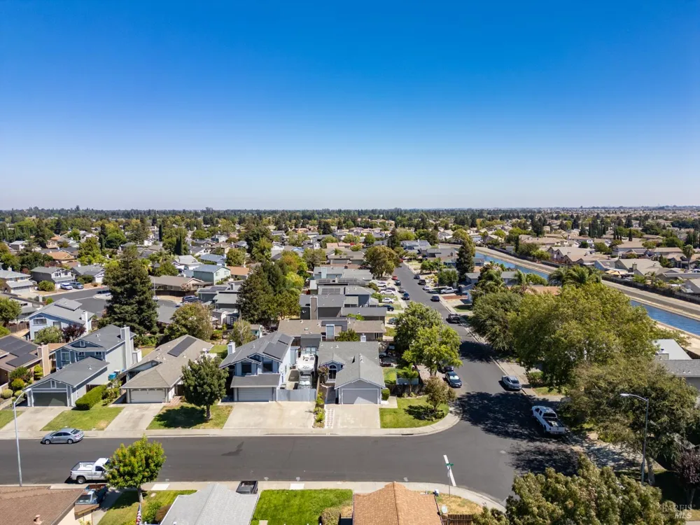755 Oakvale Way Vacaville, CA 95687