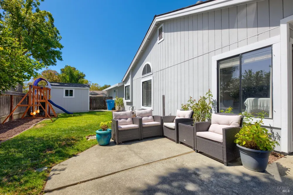 755 Oakvale Way Vacaville, CA 95687