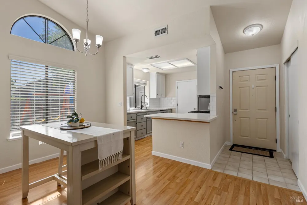 755 Oakvale Way Vacaville, CA 95687