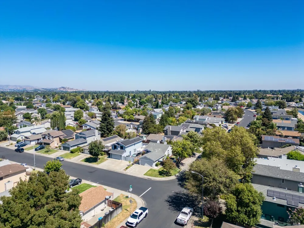755 Oakvale Way Vacaville, CA 95687