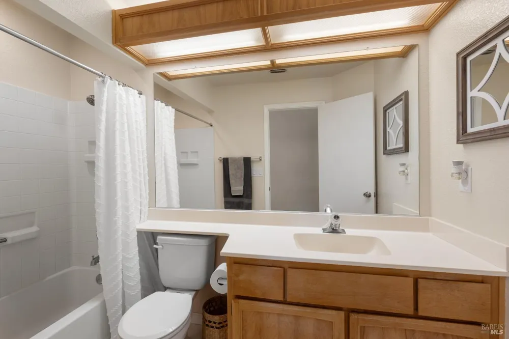 755 Oakvale Way Vacaville, CA 95687