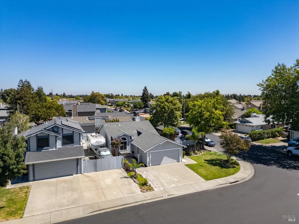 755 Oakvale Way Vacaville, CA 95687