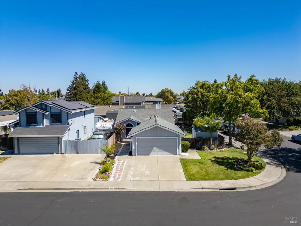 755 Oakvale Way Vacaville, CA 95687