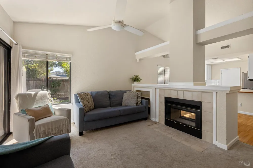 755 Oakvale Way Vacaville, CA 95687