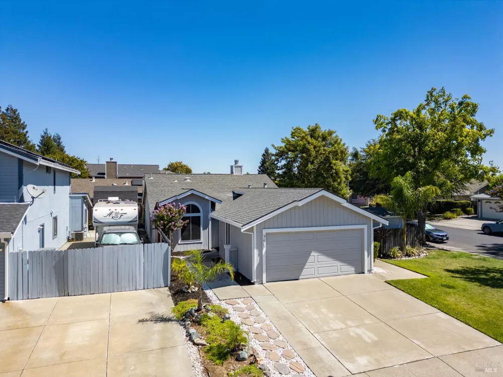 755 Oakvale Way Vacaville, CA 95687