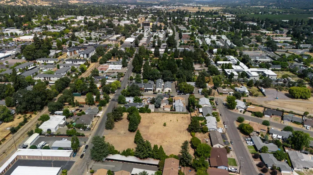 817 Waugh Lane Ukiah, CA 95482