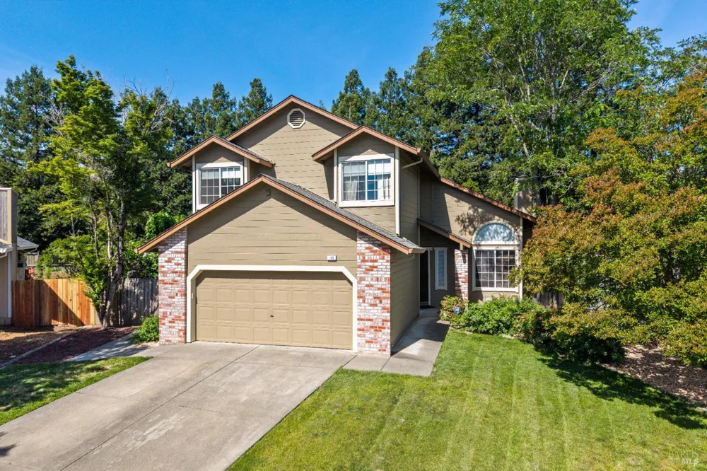 105 William Circle Cloverdale, CA 95425