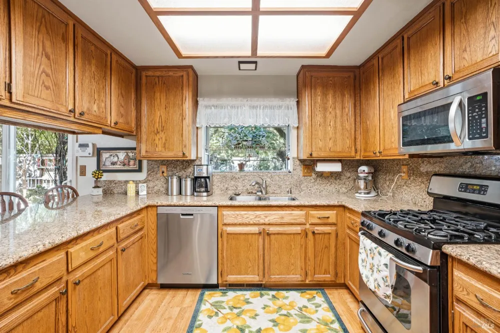 105 William Circle Cloverdale, CA 95425