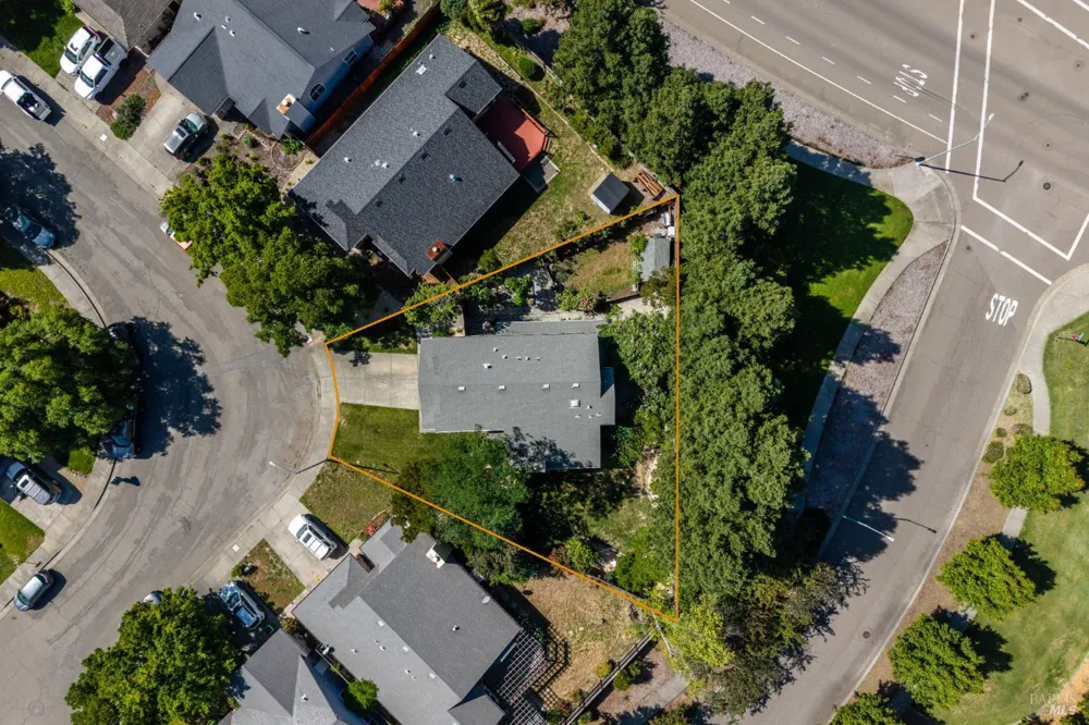 105 William Circle Cloverdale, CA 95425