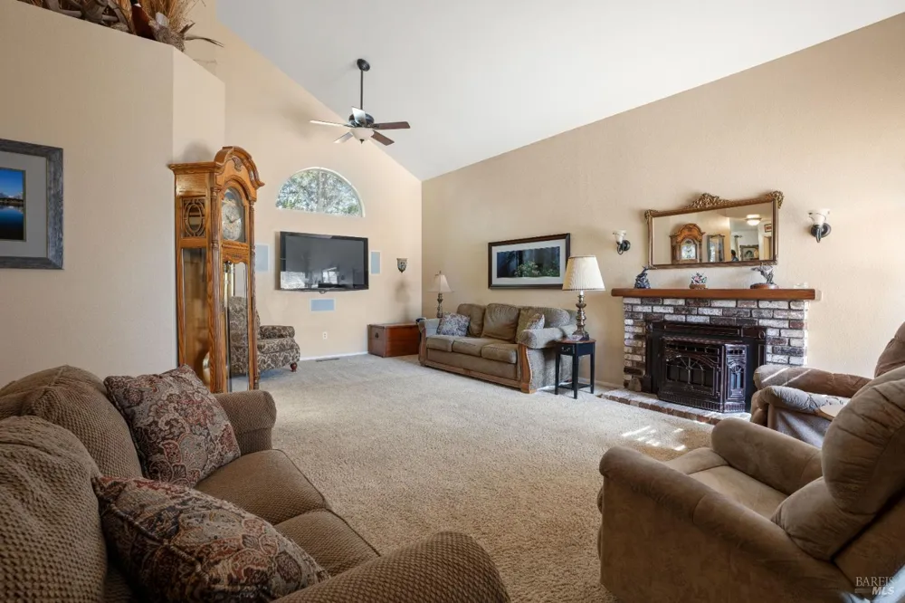 105 William Circle Cloverdale, CA 95425
