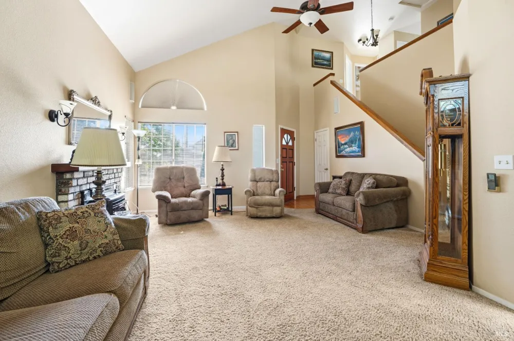 105 William Circle Cloverdale, CA 95425