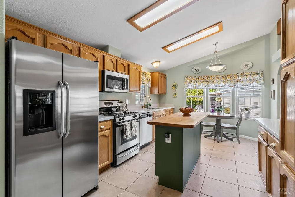 705 Sequoia Street Windsor, CA 95492