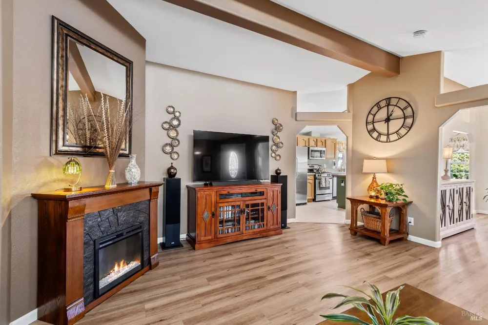 705 Sequoia Street Windsor, CA 95492