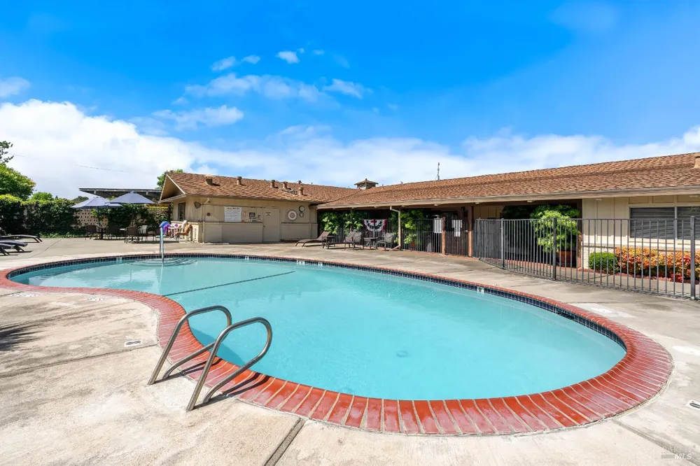 705 Sequoia Street Windsor, CA 95492