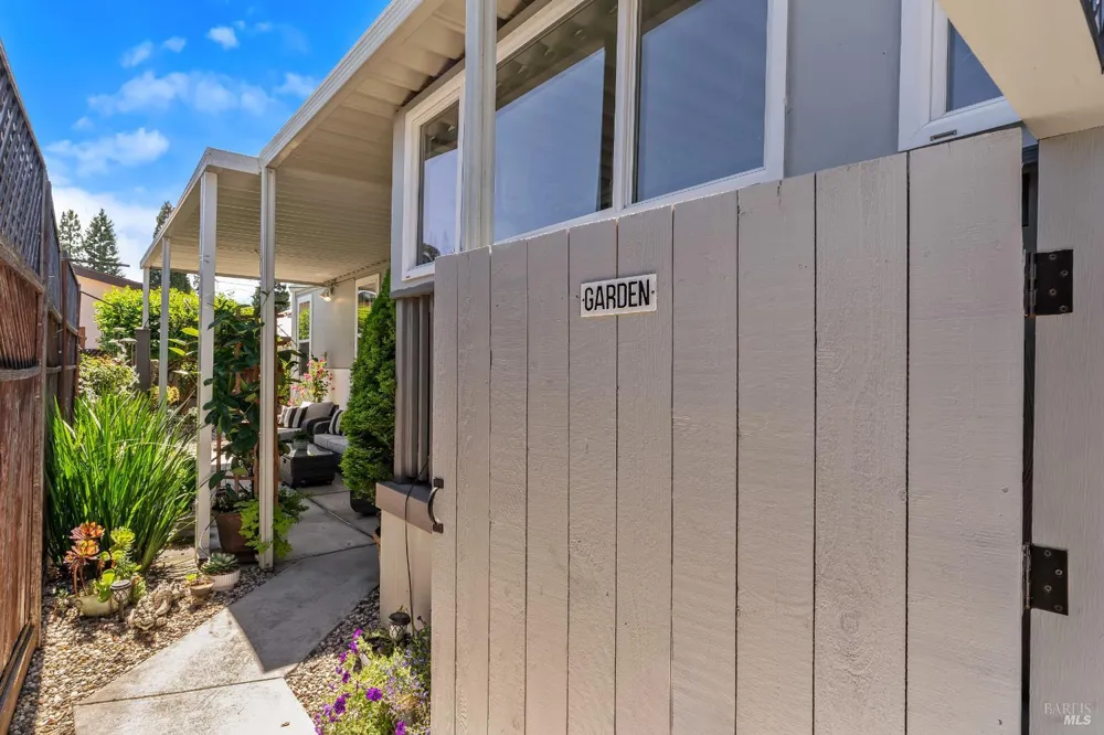 705 Sequoia Street Windsor, CA 95492