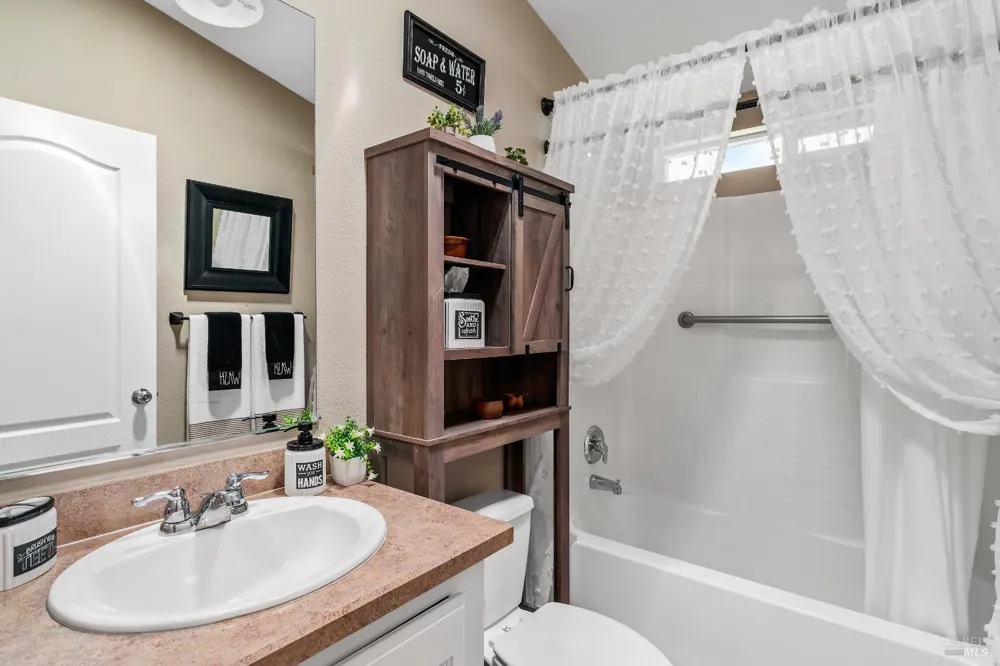 705 Sequoia Street Windsor, CA 95492