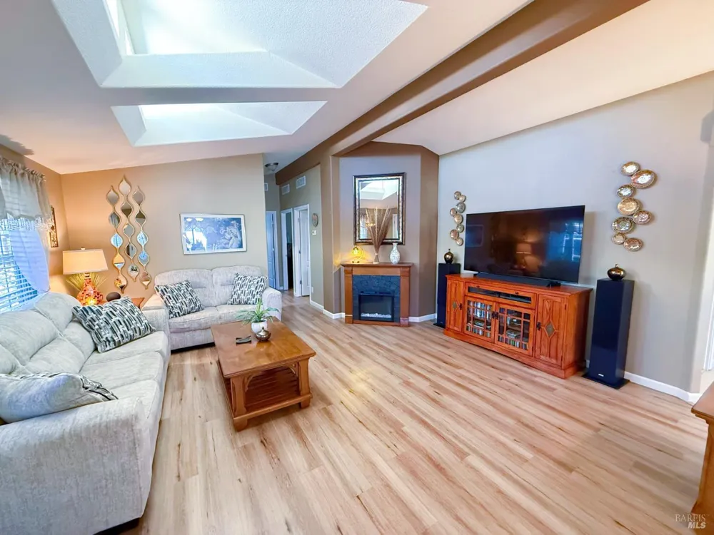 705 Sequoia Street Windsor, CA 95492