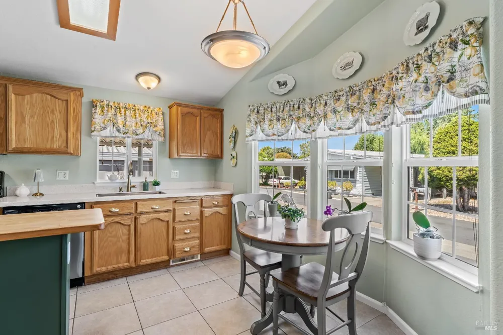 705 Sequoia Street Windsor, CA 95492