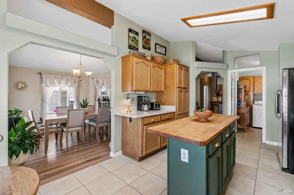 705 Sequoia Street Windsor, CA 95492